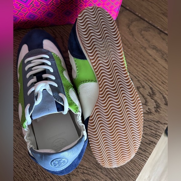 NEW! NIB! Tory Burch Tory Serif Sneaker Vintage Tumbled Leather Size 6.5 - Picture 6 of 10